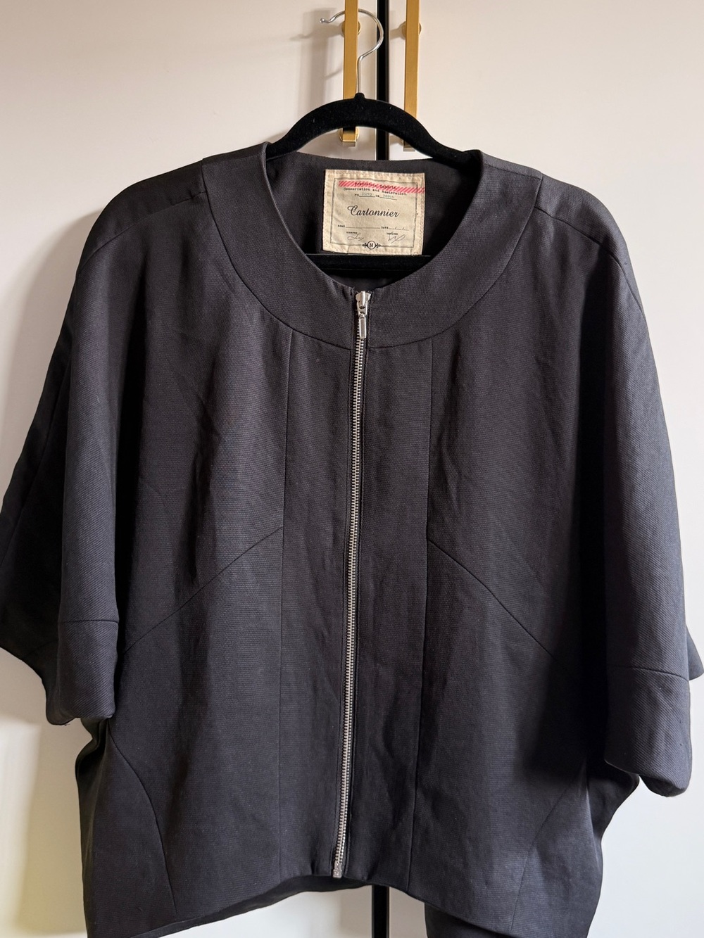 Cartonnier Black Zip-Front Short Sleeve Boxy Jacket